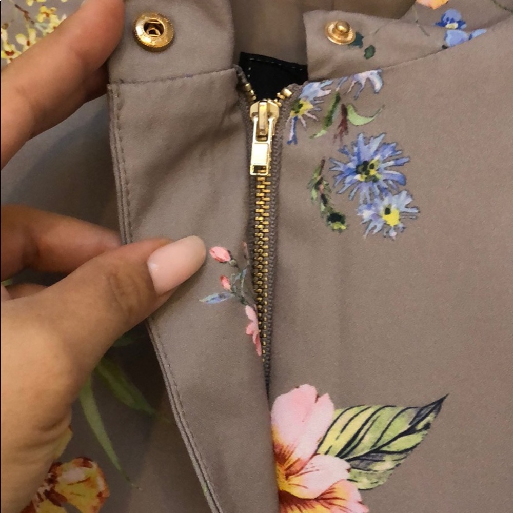 NEW! MOCHA FLORAL JACKET - Picture 4 of 7